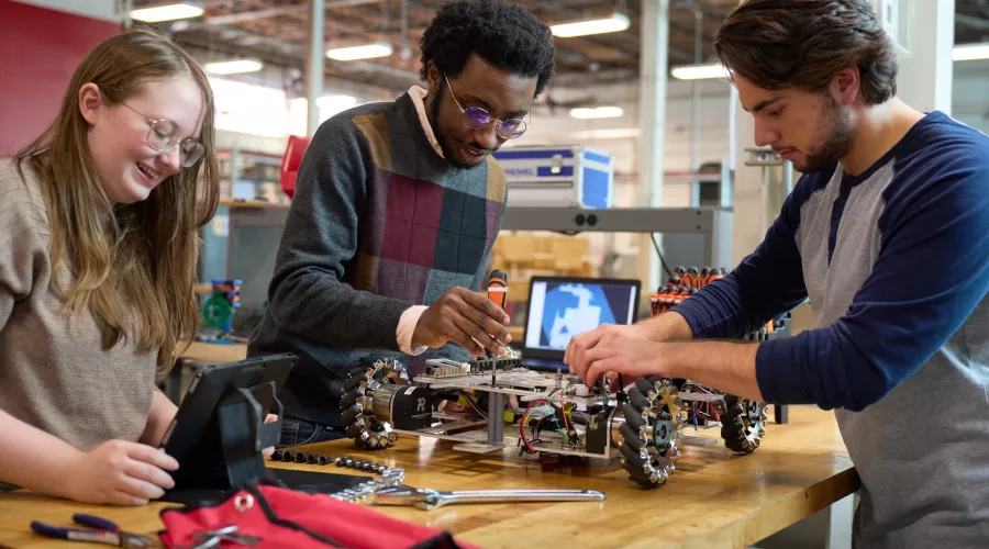 Students work on an engineering project.